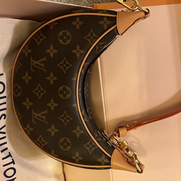 Louis Vuitton Loop Shoulder Bag - Picture 3 of 3